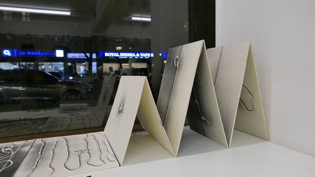 Hà Nội chuẩn bị khai mạc triển lãm nghệ thuật đương đại 'Tới bến?' - Ảnh 2.