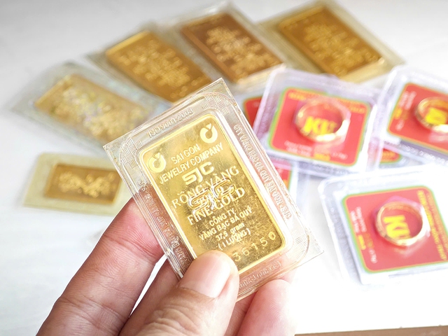 Giá vàng neo cao- Ảnh 1. Giá vàng neo cao- Ảnh 1.