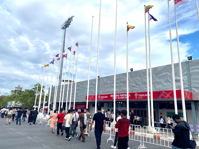 បាល់ទាត់នារី ស៊ីហ្គេម ៣៣ វៀតណាម ០-០ ម៉ាឡេស៊ី៖ ទំនងជាគ្រាប់បាល់ភ្លៀង - រូបថត ១.