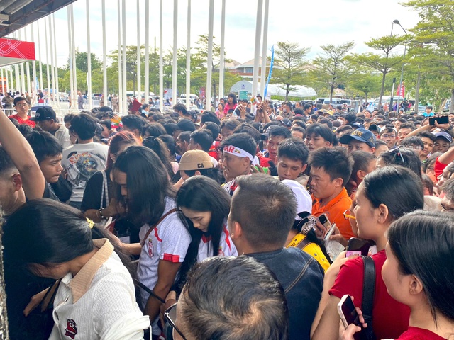 បាល់ទាត់នារី ស៊ីហ្គេម ៣៣ វៀតណាម ០-០ ម៉ាឡេស៊ី៖ ទំនងមានភ្លៀងធ្លាក់ - រូបថត ៣.