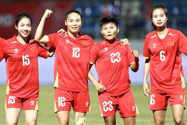 បាល់ទាត់នារី ស៊ីហ្គេម ៣៣ វៀតណាម ១-០ ម៉ាឡេស៊ី៖ ហៃ យ៉េន បើកឆាកពិន្ទុ - រូបថត ២.