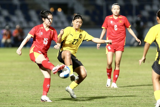 បាល់ទាត់នារី ស៊ីហ្គេម ៣៣ វៀតណាម ១-០ ម៉ាឡេស៊ី៖ ហៃ យ៉េន បើកឆាកពិន្ទុ - រូបថត ១.