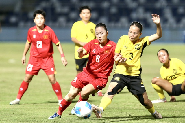 បាល់ទាត់នារី ស៊ីហ្គេម ៣៣ វៀតណាម ១-០ ម៉ាឡេស៊ី៖ ហៃ យ៉េន បើកឆាកពិន្ទុ - រូបថត ១.