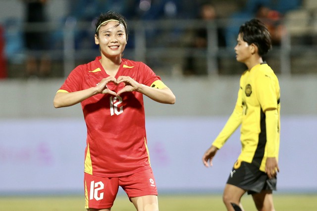 បាល់ទាត់នារី SEA Games 33, Vietnam 3-0 Malaysia: Hai Yen ស៊ុតបញ្ចូលទីបានពីរគ្រាប់ - រូបថត ១.