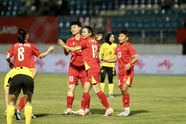 Người trám chỗ Huỳnh Như ở trận hủy diệt Malaysia nói điều bất ngờ, mơ chạm tay vào vàng SEA Games- Ảnh 6. Người trám chỗ Huỳnh Như ở trận hủy diệt Malaysia nói điều bất ngờ, mơ chạm tay vào vàng SEA Games- Ảnh 6.