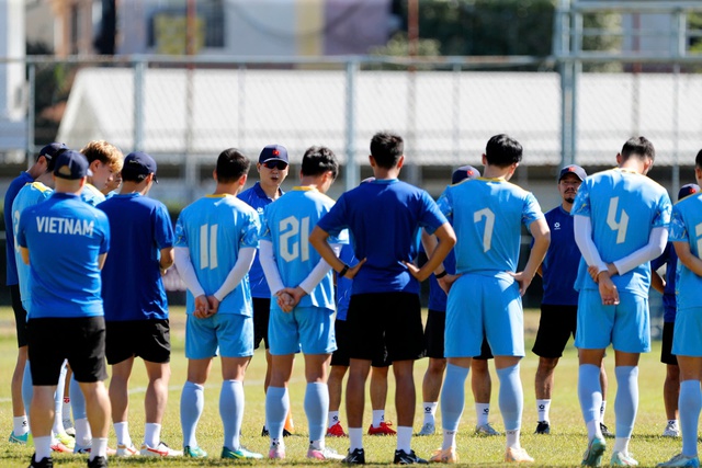 Minh Phúc quả quyết U.23 Việt Nam sẽ chỉnh thước ngắm để thắng Malaysia: Rủ nhau đi xem đối thủ đá Lào- Ảnh 2.