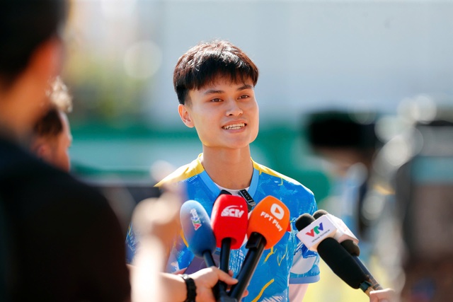 Minh Phúc quả quyết U.23 Việt Nam sẽ chỉnh thước ngắm để thắng Malaysia: Rủ nhau đi xem đối thủ đá Lào- Ảnh 1.