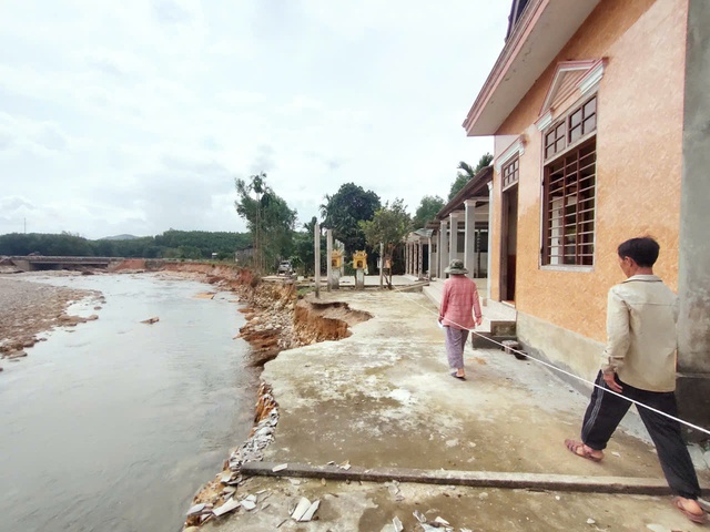 Huế khởi công “Chiến dịch Quang Trung” thần tốc xây lại nhà cho người dân vùng lũ - Ảnh 4.