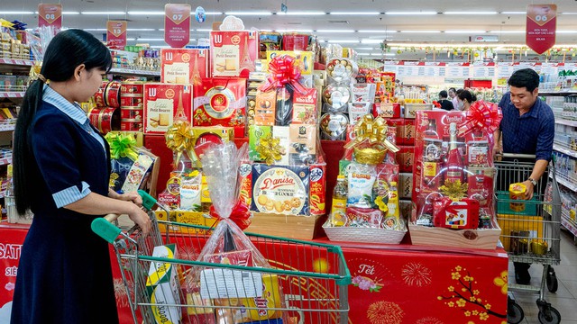 SATRA tung giỏ quà tết Bính Ngọ 2026: Đa dạng, linh hoạt theo yêu cầu khách hàng - Ảnh 1.