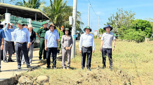 Bí thư tỉnh ủy Lâm Đồng thăm các xã bị ngập lụt sau mưa lớn - Ảnh 1. Bí thư tỉnh ủy Lâm Đồng thăm các xã bị ngập lụt sau mưa lớn - Ảnh 1.