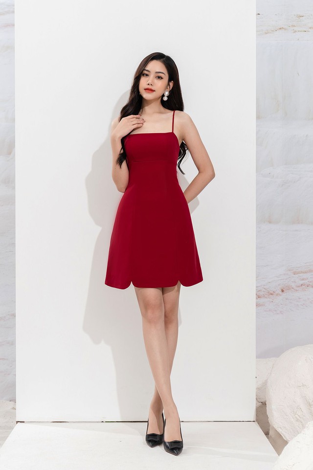 Váy hai dây giúp nàng khoe trọn nét gợi cảm sang chảnh- Ảnh 4.