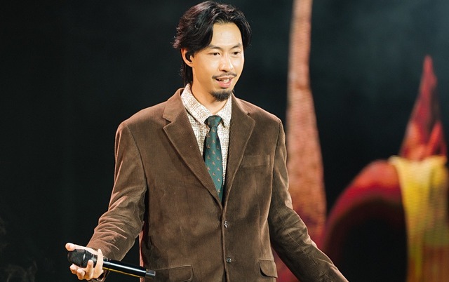 Rapper Đen Vâu lên tiếng về dự án 'Nuôi em' đang vướng lùm xùm- Ảnh 1. Rapper Đen Vâu lên tiếng về dự án 'Nuôi em' đang vướng lùm xùm- Ảnh 1.