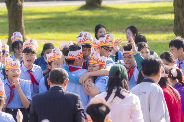 Học sinh Huế hào hứng trải nghiệm 'Hạo khí Cần vương'- Ảnh 7. Học sinh Huế hào hứng trải nghiệm 'Hạo khí Cần vương'- Ảnh 7.