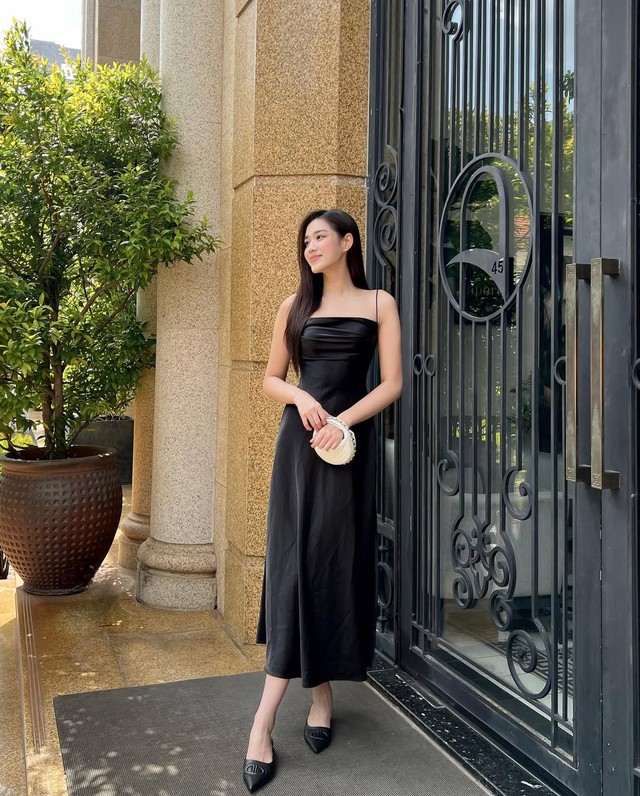 Váy hai dây giúp nàng khoe trọn nét gợi cảm sang chảnh- Ảnh 6.