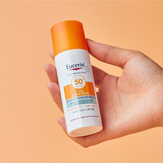 Top 10 kem chống nắng cho da hỗn hợp thi&ecirc;n dầu r&aacute;o mịn suốt 8 giờ- Ảnh 8.