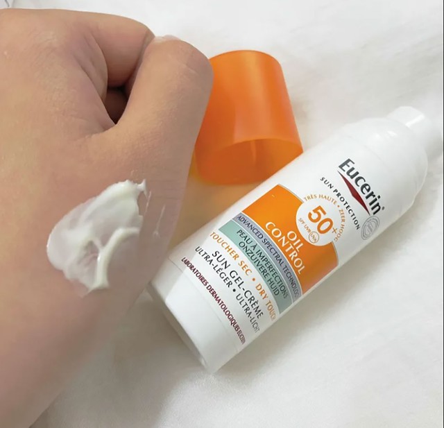 Top 10 kem chống nắng cho da hỗn hợp thi&ecirc;n dầu r&aacute;o mịn suốt 8 giờ- Ảnh 9.