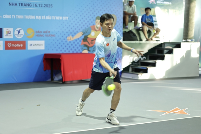 Những pha bóng đẹp tại giải pickleball 'Vì học sinh nghèo hiếu học'- Ảnh 4. Những pha bóng đẹp tại giải pickleball 'Vì học sinh nghèo hiếu học'- Ảnh 4.