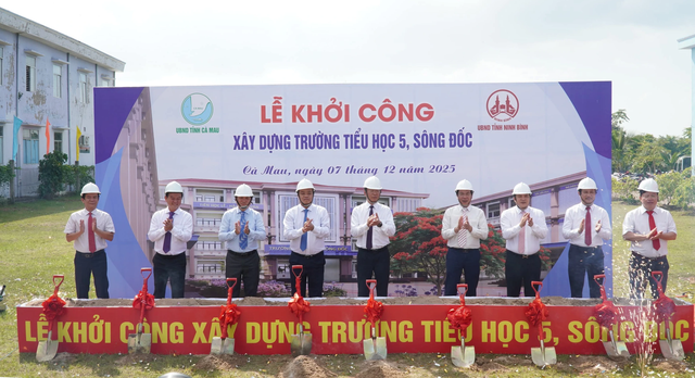 Ninh Bình hỗ trợ Cà Mau 20 tỉ đồng nâng chuẩn trường dạy học 2 buổi/ngày- Ảnh 1. Ninh Bình hỗ trợ Cà Mau 20 tỉ đồng nâng chuẩn trường dạy học 2 buổi/ngày- Ảnh 1.