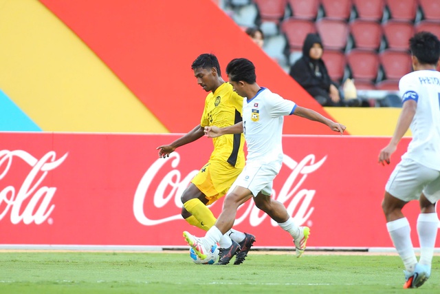Malaysia gặp 'tai họa' sau trận thắng Lào, chỉ còn 18 cầu thủ để đại chiến U.23 Việt Nam- Ảnh 1. Malaysia gặp 'tai họa' sau trận thắng Lào, chỉ còn 18 cầu thủ để đại chiến U.23 Việt Nam- Ảnh 1.