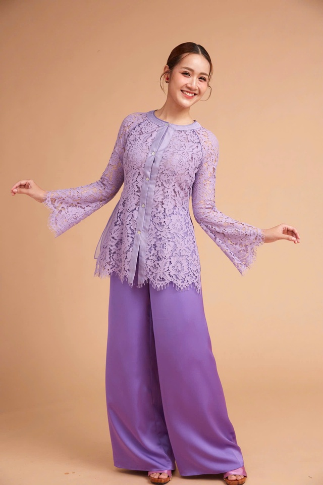 Từ làng ra phố, áo bà ba 'tái xuất' trẻ trung, thời thượng - Ảnh 3.