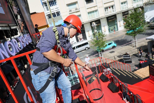 HONOR X9d ra mắt tại phố đi bộ-đại tiệc công nghệ và âm nhạc đặc sắc - Ảnh 2.