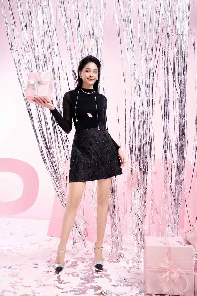 Nâng tầm sắc vóc, toát lên khí chất quý phái với chân váy gấm- Ảnh 3. Nâng tầm sắc vóc, toát lên khí chất quý phái với chân váy gấm- Ảnh 3.