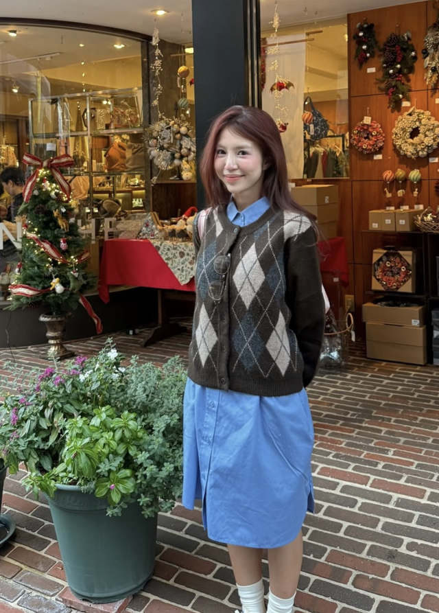 Áo len trở thành lựa chọn hoàn hảo cho tiết trời se lạnh - Ảnh 6.