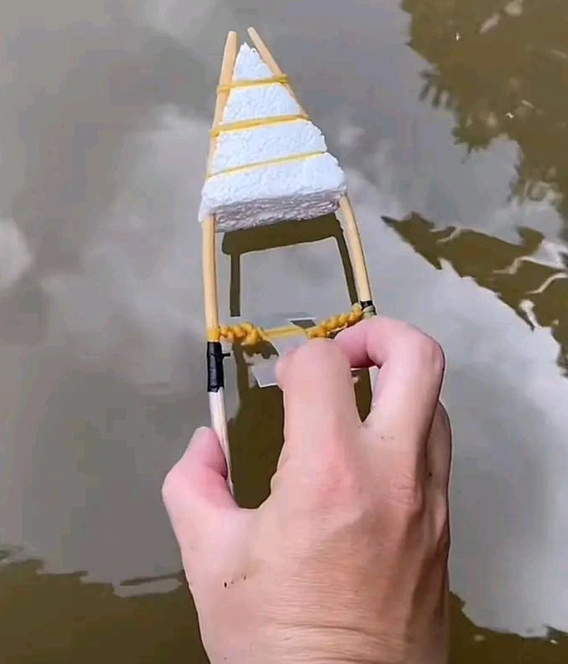 Từ vụ học sinh chết đuối khi chơi 'ghe bobo' - Ảnh 1.