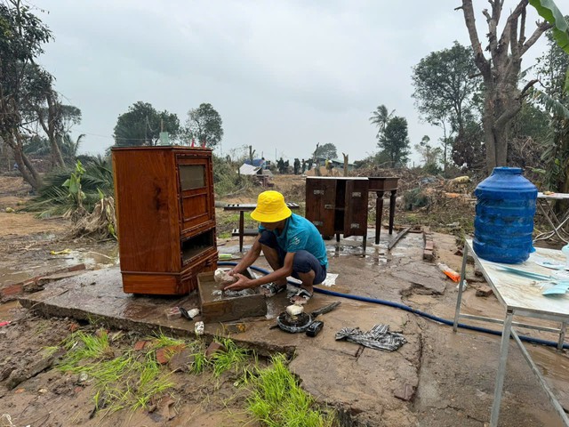 150 triệu đồng hỗ trợ bà con vùng lũ dưới chân thủy điện - Ảnh 2.