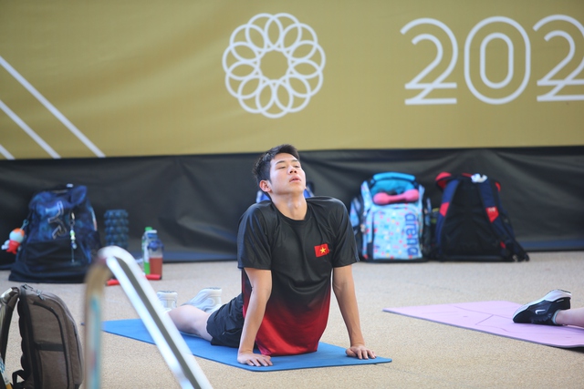 Bể bơi SEA Games chật chội trong ngày đầu kình ngư Việt Nam tập luyện, vì sao?- Ảnh 1.