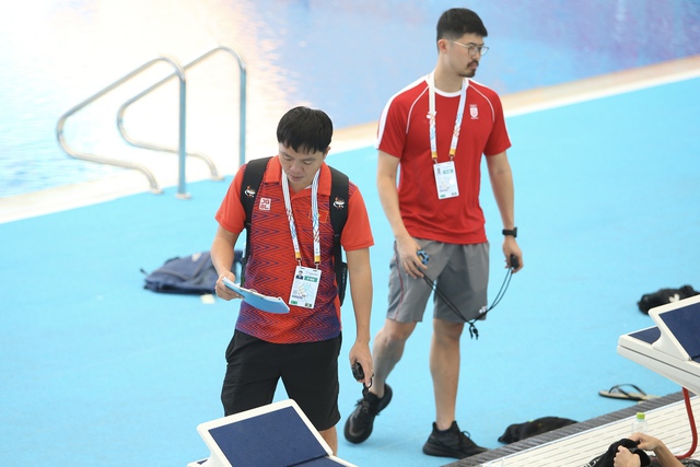 Bể bơi SEA Games chật chội trong ngày đầu kình ngư Việt Nam tập luyện, vì sao?- Ảnh 8.