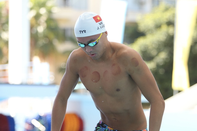 Bể bơi SEA Games chật chội trong ngày đầu kình ngư Việt Nam tập luyện, vì sao?- Ảnh 11.