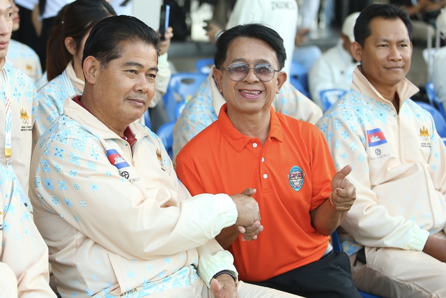 Tuyệt vời tình cảm thân thiện VĐV Thái Lan và Campuchia giữa chiến sự căng thẳng: Thể thao là thế!- Ảnh 5. Tuyệt vời tình cảm thân thiện VĐV Thái Lan và Campuchia giữa chiến sự căng thẳng: Thể thao là thế!- Ảnh 5.