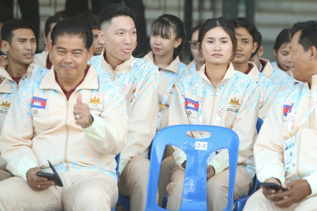 Tuyệt vời tình cảm thân thiện VĐV Thái Lan và Campuchia giữa chiến sự căng thẳng: Thể thao là thế!- Ảnh 3. Tuyệt vời tình cảm thân thiện VĐV Thái Lan và Campuchia giữa chiến sự căng thẳng: Thể thao là thế!- Ảnh 3.