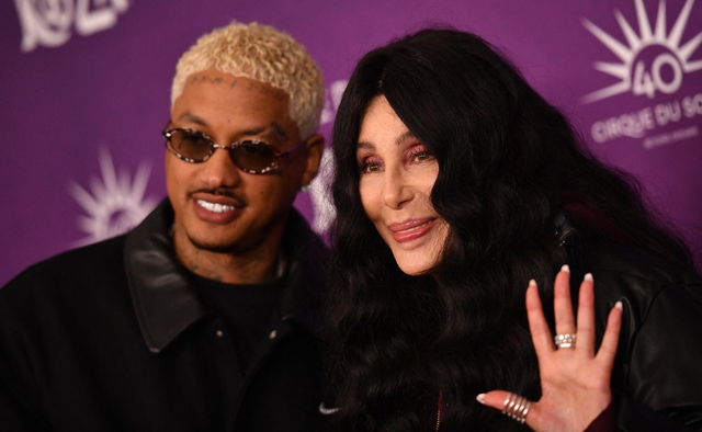 Danh ca Cher sắp kết hôn với bạn trai kém 40 tuổi? - Ảnh 1.