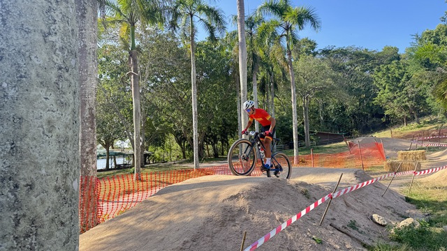 Thái Lan làm đường đua địa hình trong sở thú, cua rơ Việt Nam gặp khó- Ảnh 1. Thái Lan làm đường đua địa hình trong sở thú, cua rơ Việt Nam gặp khó- Ảnh 1.