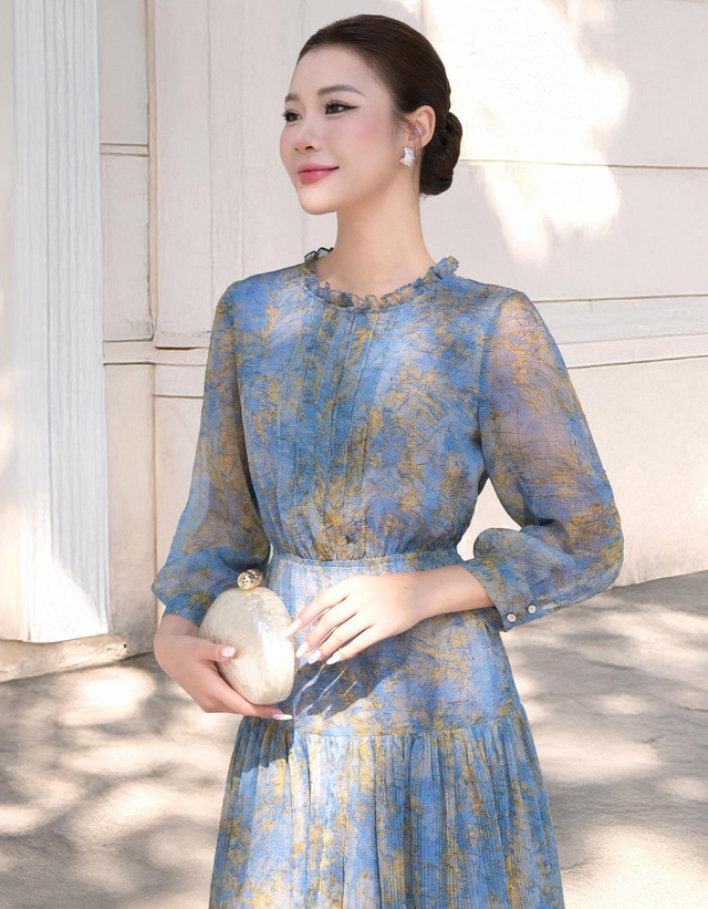 Váy hoa, váy in họa tiết tươi trẻ khoe nét duyên dáng tự nhiên Váy hoa, váy in họa tiết tươi trẻ khoe nét duyên dáng tự nhiên - Ảnh 4.