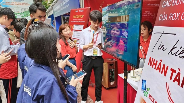 Mỗi năm Việt Nam có khoảng 140.000 việc làm liên quan tới năng lượng tái tạo - Ảnh 2.