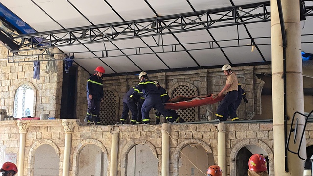 Bê tông sập đè mái nhà hàng ở Đà Lạt, một công nhân tử nạn- Ảnh 4. Bê tông sập đè mái nhà hàng ở Đà Lạt, một công nhân tử nạn- Ảnh 4.