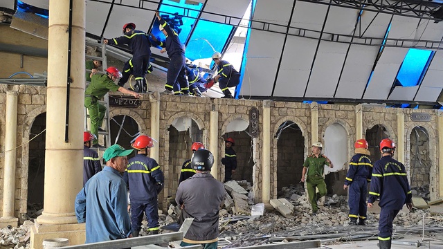 Bê tông sập đè mái nhà hàng ở Đà Lạt, một công nhân tử nạn- Ảnh 1. Bê tông sập đè mái nhà hàng ở Đà Lạt, một công nhân tử nạn- Ảnh 1.