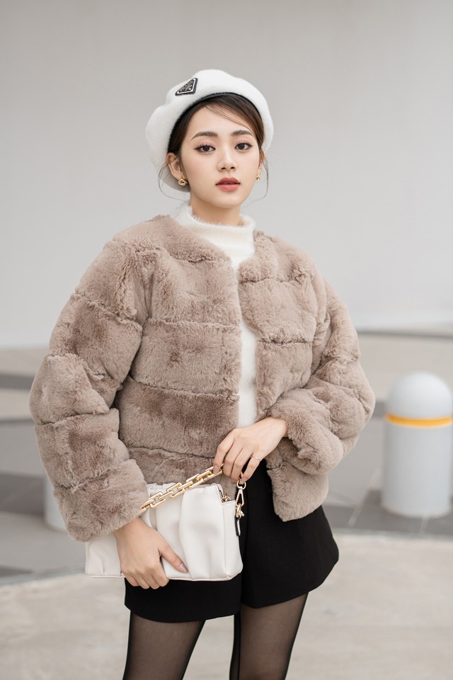 Không lo lạnh mà vẫn sành điệu với những bản phối áo khoác ngày đông- Ảnh 1. Không lo lạnh mà vẫn sành điệu với những bản phối áo khoác ngày đông- Ảnh 1.