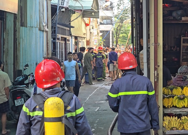 Hé lộ nguyên nhân vụ cháy nổ trong phòng ngủ, người đàn ông tử vong ở TP.HCM - Ảnh 4.