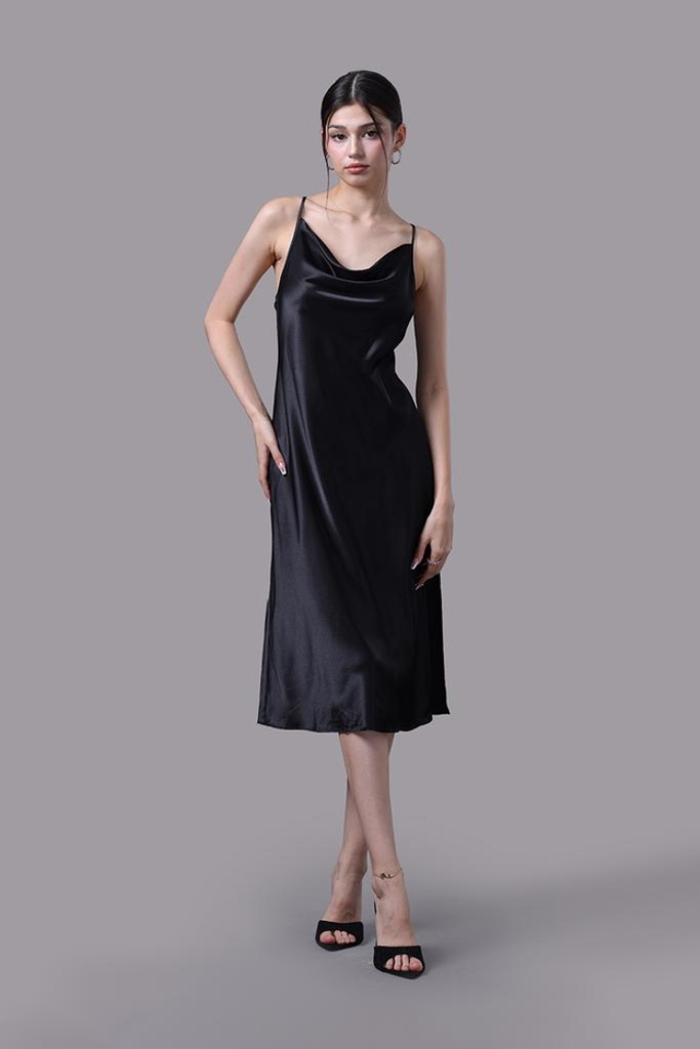 Quyến rũ kiêu kỳ với chiếc váy lụa satin mềm mại Quyến rũ kiêu kỳ với chiếc váy lụa satin mềm mại - Ảnh 4.