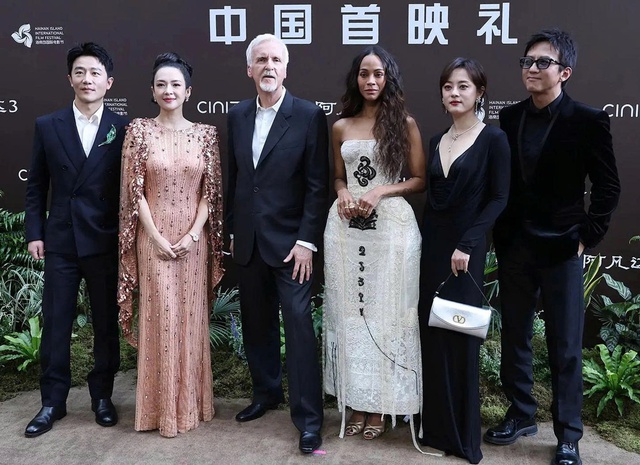 Chương Tử Di lạnh nhạt với đồng nghiệp quê nhà, nhiệt tình với sao quốc tế - Ảnh 1.