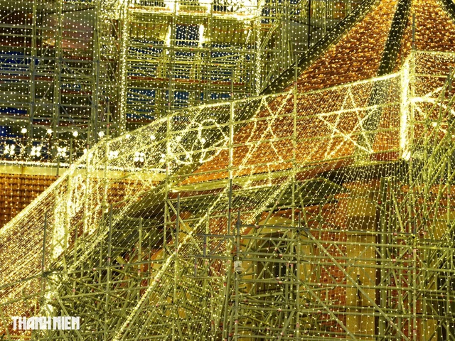 Từ nay đến Giáng sinh, có được vào tham quan nhà thờ Đức Bà?- Ảnh 5. Từ nay đến Giáng sinh, có được vào tham quan nhà thờ Đức Bà?- Ảnh 5.