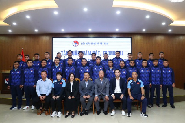 Kiểm tra thể lực trọng tài, VFF cho ‘khởi tranh’ lớp tập huấn rất quan trọng - Ảnh 1.