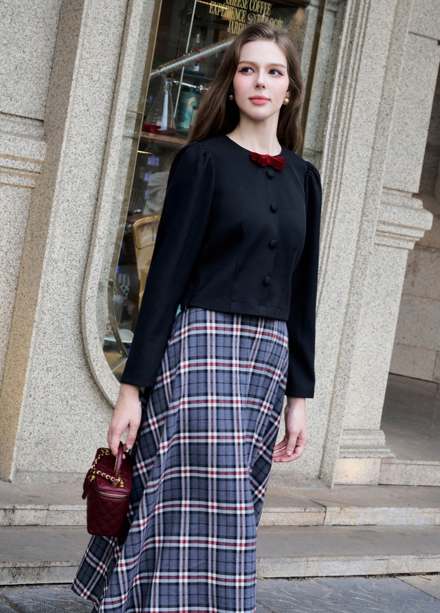 Chân váy dài phối áo khoác dáng ngắn, cặp đôi giúp nàng nổi bật cả ngày Chân váy dài phối áo khoác dáng ngắn, cặp đôi giúp nàng nổi bật cả ngày- Ảnh 3.