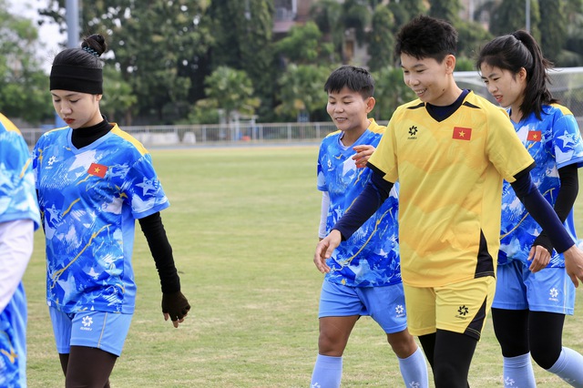 HLV Mai Đức Chung: ‘Đội tuyển nữ Việt Nam sẽ thắng Myanmar bằng tất cả những gì có thể'- Ảnh 7. HLV Mai Đức Chung: ‘Đội tuyển nữ Việt Nam sẽ thắng Myanmar bằng tất cả những gì có thể'- Ảnh 7.