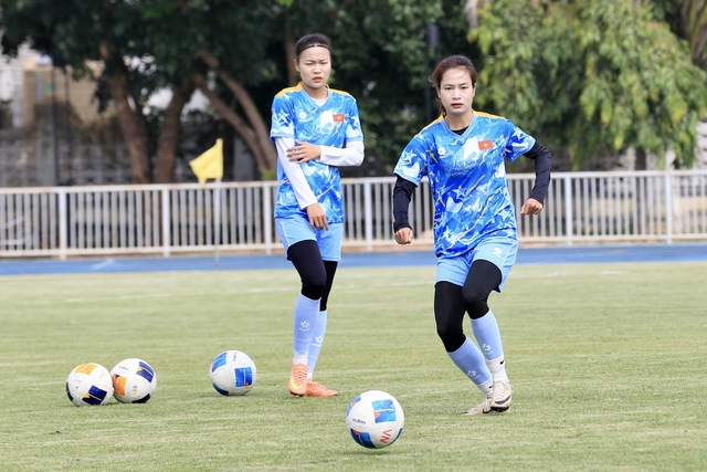 HLV Mai Đức Chung: ‘Đội tuyển nữ Việt Nam sẽ thắng Myanmar bằng tất cả những gì có thể'- Ảnh 4. HLV Mai Đức Chung: ‘Đội tuyển nữ Việt Nam sẽ thắng Myanmar bằng tất cả những gì có thể'- Ảnh 4.