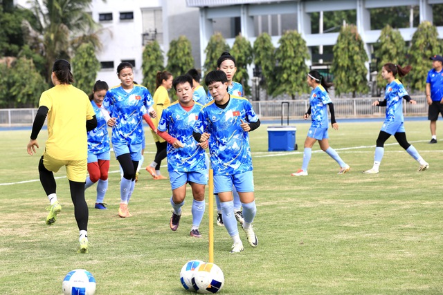 HLV Mai Đức Chung: ‘Đội tuyển nữ Việt Nam sẽ thắng Myanmar bằng tất cả những gì có thể'- Ảnh 3. HLV Mai Đức Chung: ‘Đội tuyển nữ Việt Nam sẽ thắng Myanmar bằng tất cả những gì có thể'- Ảnh 3.